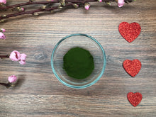 Lade das Bild in den Galerie-Viewer, Grüne Lichtkraft / Bio Grassaft-Pulver / Das grüne Lebenselixier